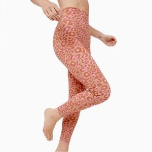 NWOT- OFFLINE BY AERIE Goals 7/8 High Rise Leopard Legging